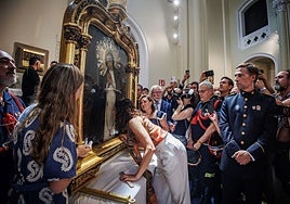 Los menores inmigrantes y los fuegos encienden a los políticos madrileños en el día de La Paloma