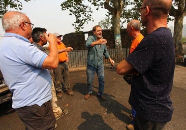 Los vecinos de Bouzas (Ponferrada) desalojados: «Había llamas de diez, doce o catorce metros de altura»