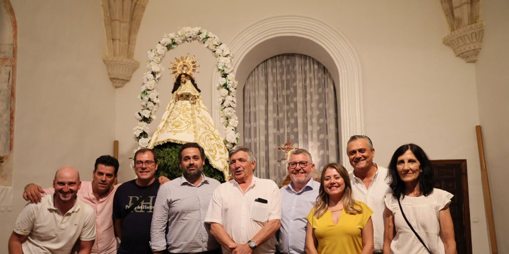 Paco Núñez abre las fiestas de Tamajón en la ermita de la Virgen de los Enebrales