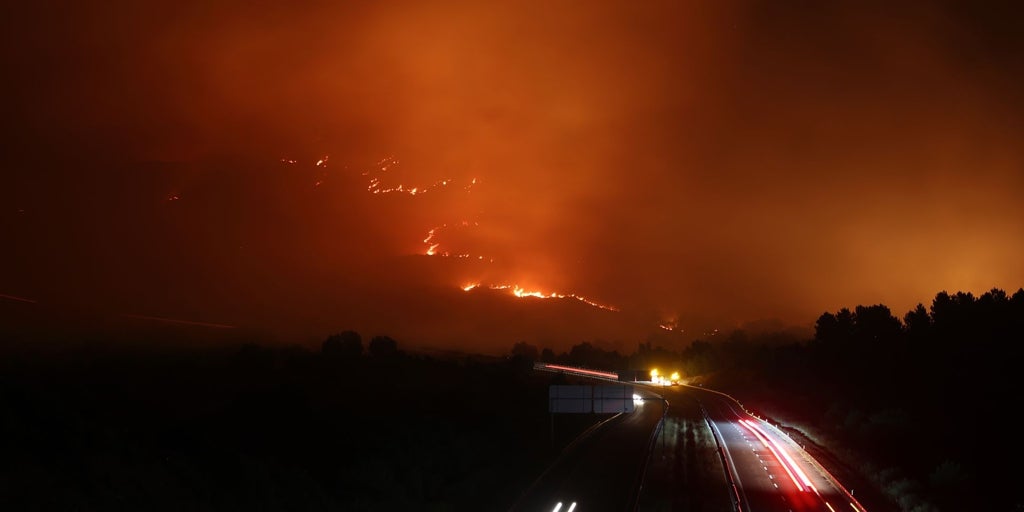 Castilla-La Mancha refuerza con 33 bomberos y 4 medios aéreos la lucha contra el fuego en Galicia, Asturias y Castilla y León