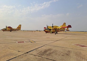Los dos aviones italianos se suman a la lucha contra el incendio en el entorno de Picos de Europa
