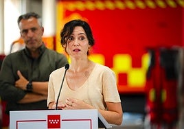 Ayuso acusa a Sánchez de «dejar que todo se queme o se hunda para luego buscar culpables»