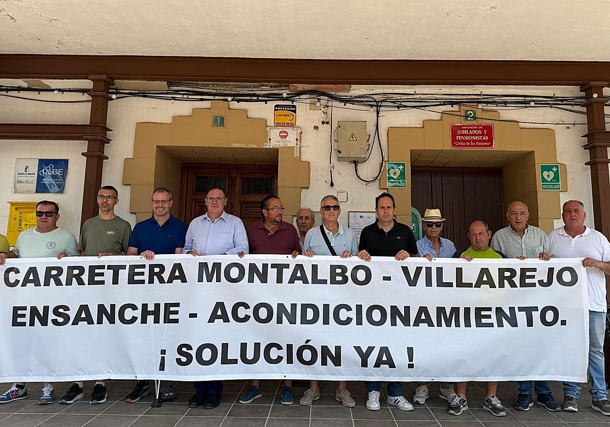 Protesta de alcaldes y cargos del PP de Cuenca en Villarejo de Fuentes