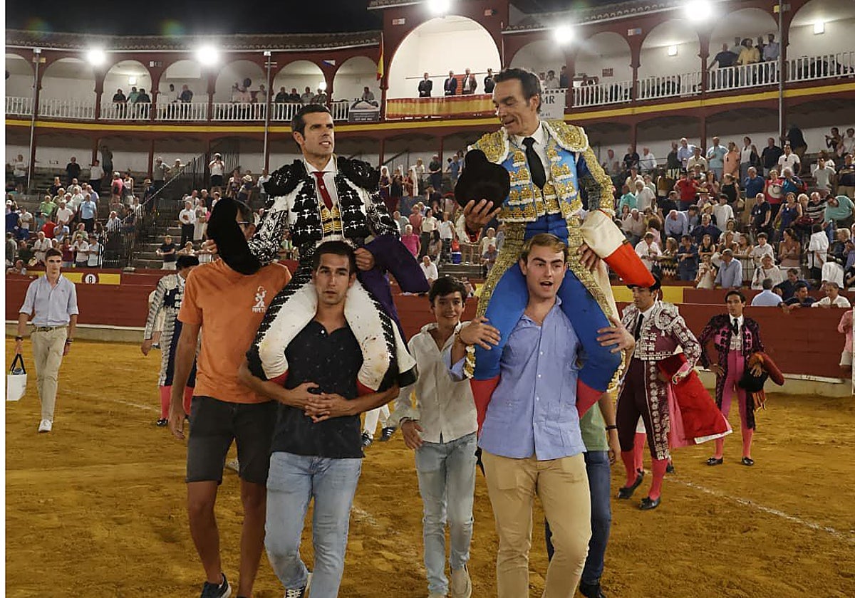 Emilio de Justo y El Cid, a hombros