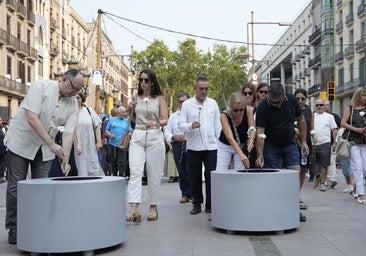 Silencio y recogimiento en el homenaje a las víctimas de los atentados de Barcelona de 2017