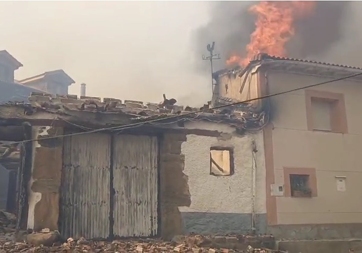 Imagen de las viviendas arrasadas en San Pedro de Cansoles en la localidad palentina de Guardo