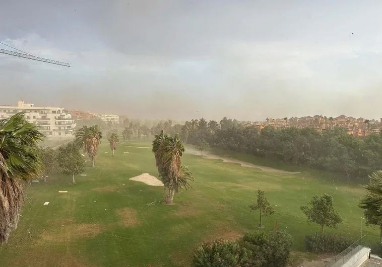 Un reventón térmico obliga a evacuar a los bañistas de la costa de Granada y al rescate de siete personas
