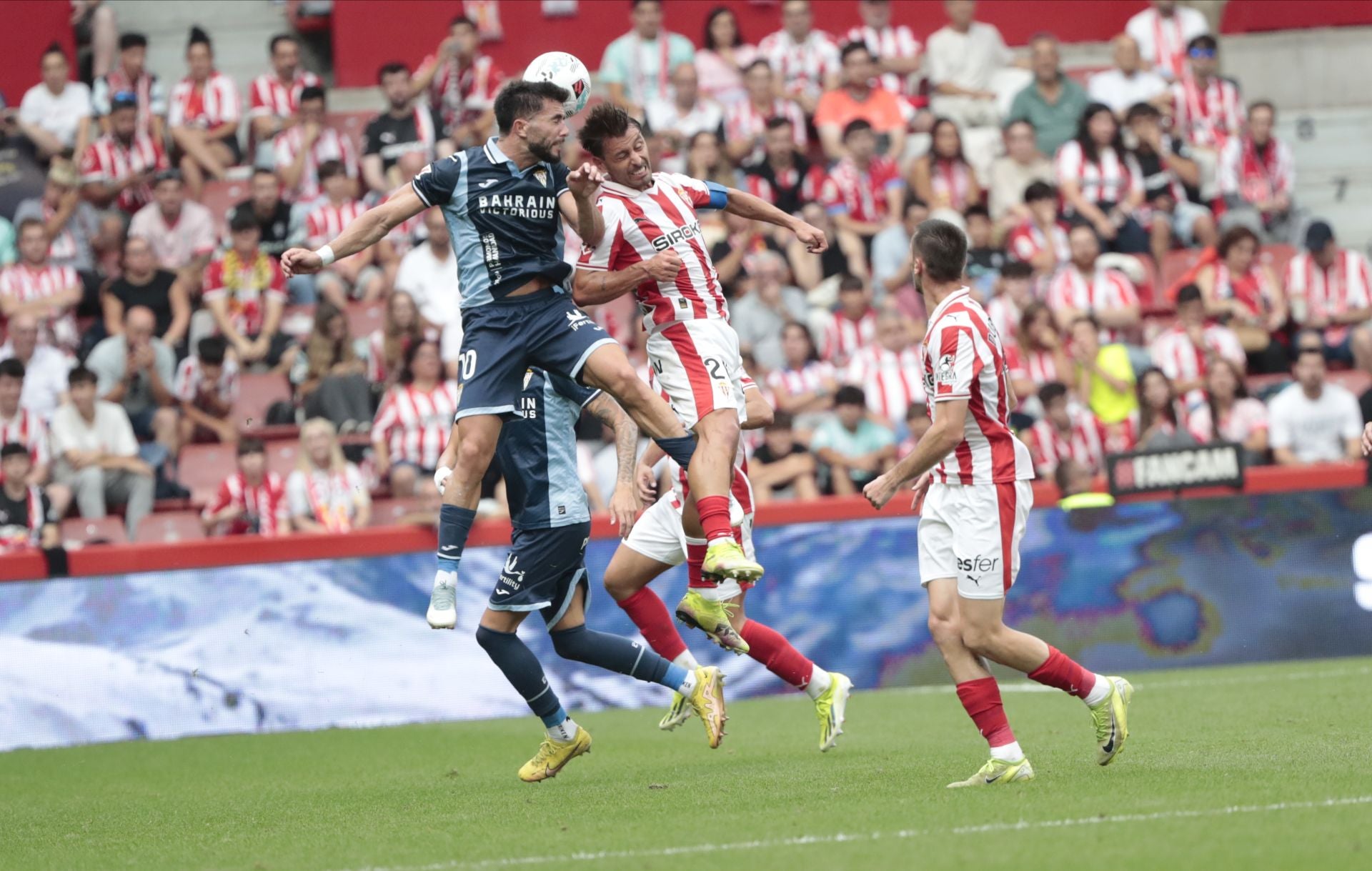 La derrota del Córdoba en Gijón, en imágenes