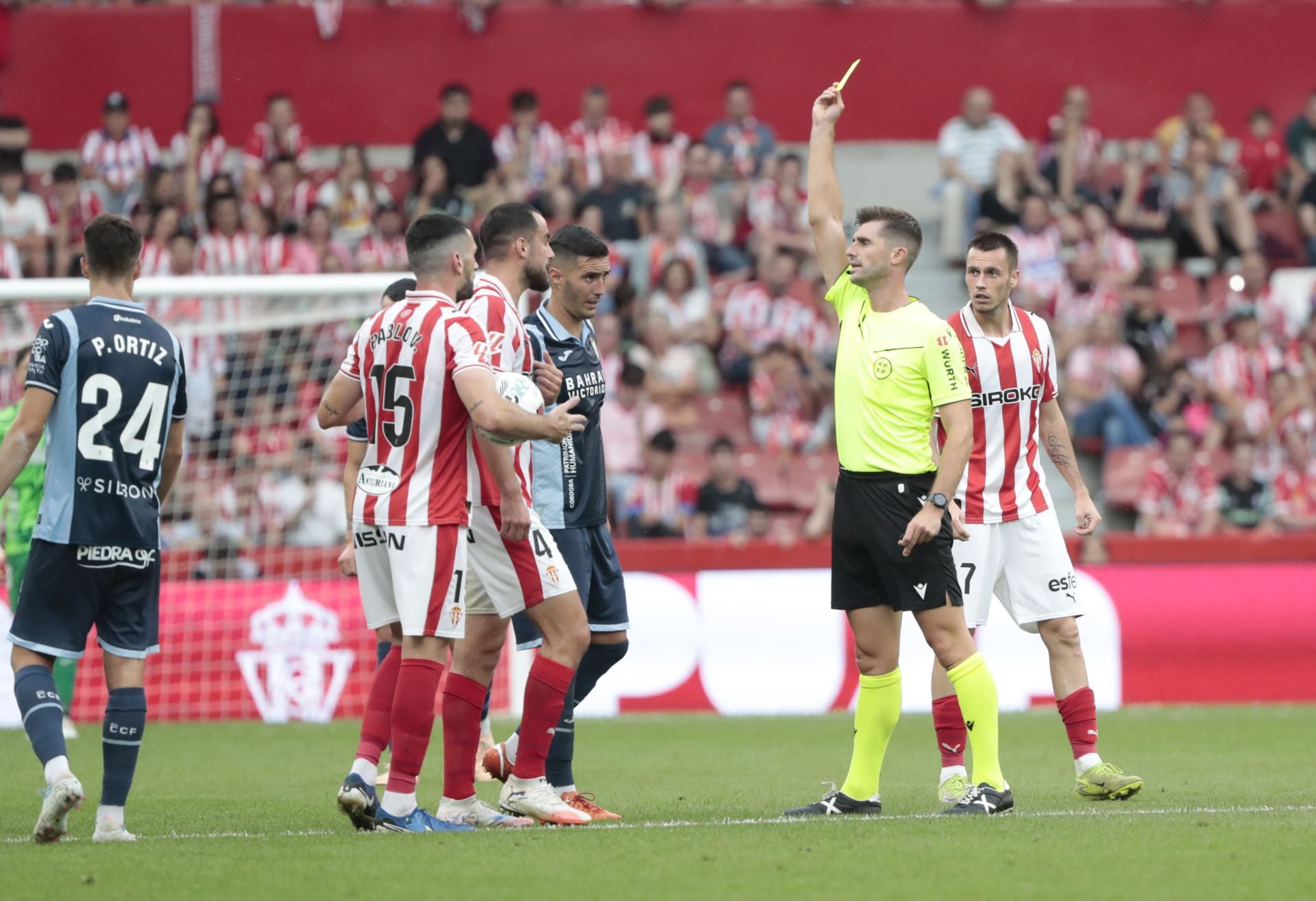 La derrota del Córdoba en Gijón, en imágenes