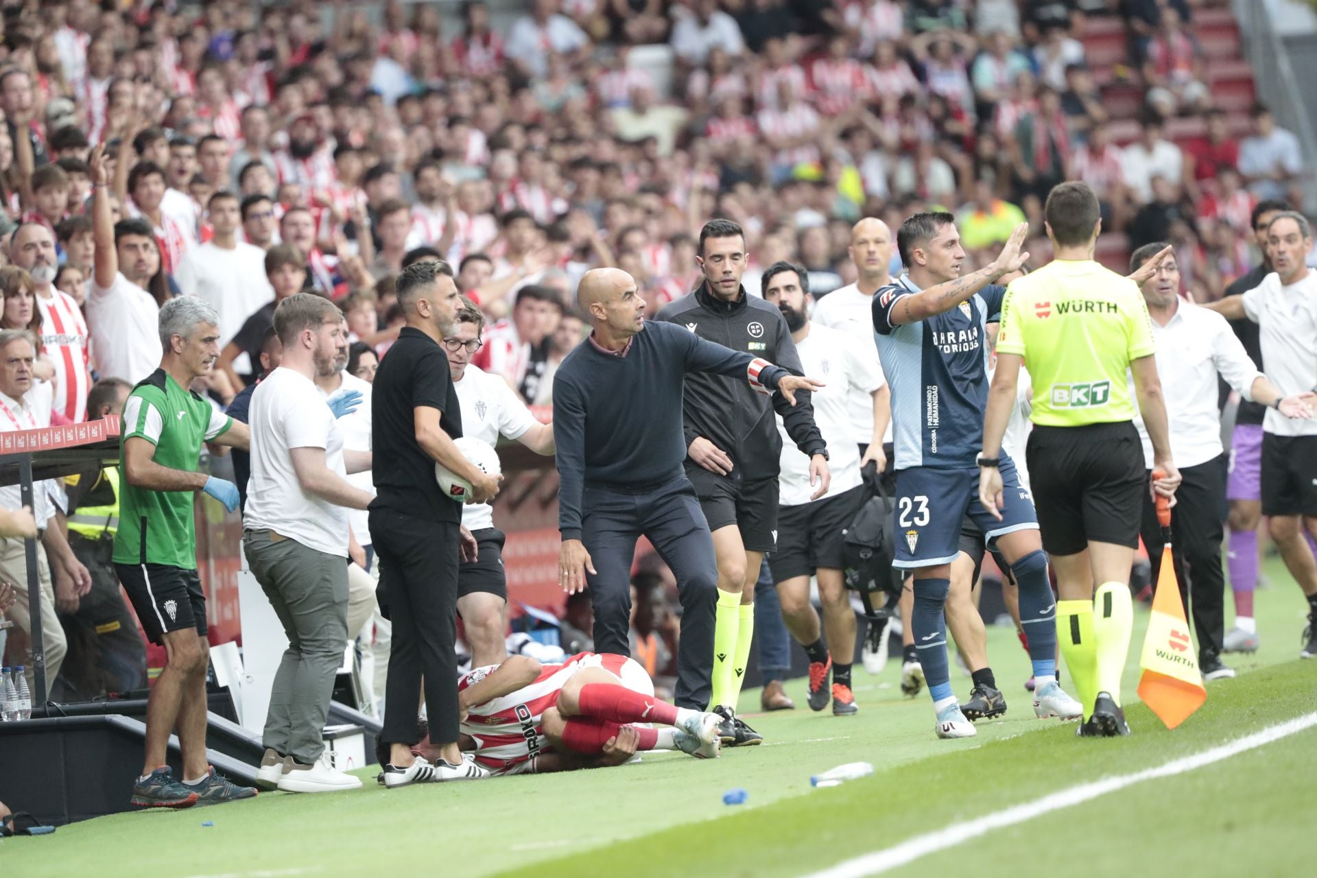 La derrota del Córdoba en Gijón, en imágenes