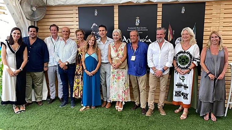 Patricia del Pozo, en el centro, en la jornada de arranque del segundo ciclo de carreras