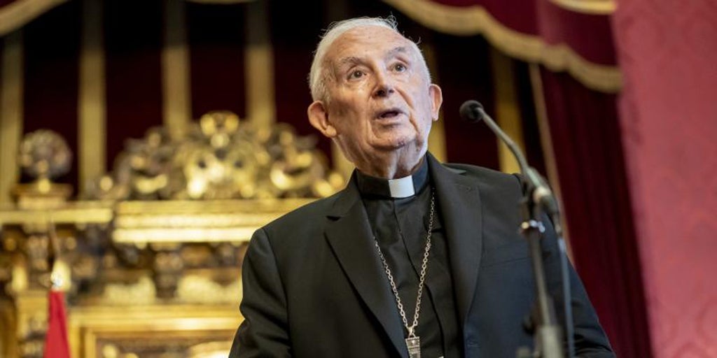 El cardenal Antonio Cañizares recibe el alta tras dos semanas ingresado en el hospital