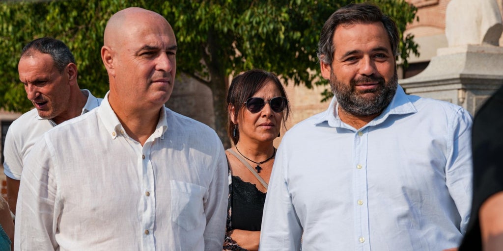 Núñez afirma que el Gobierno de Page «no cree en el municipalismo» ni en apoyar a los alcaldes y por eso no atiende sus necesidades particulares