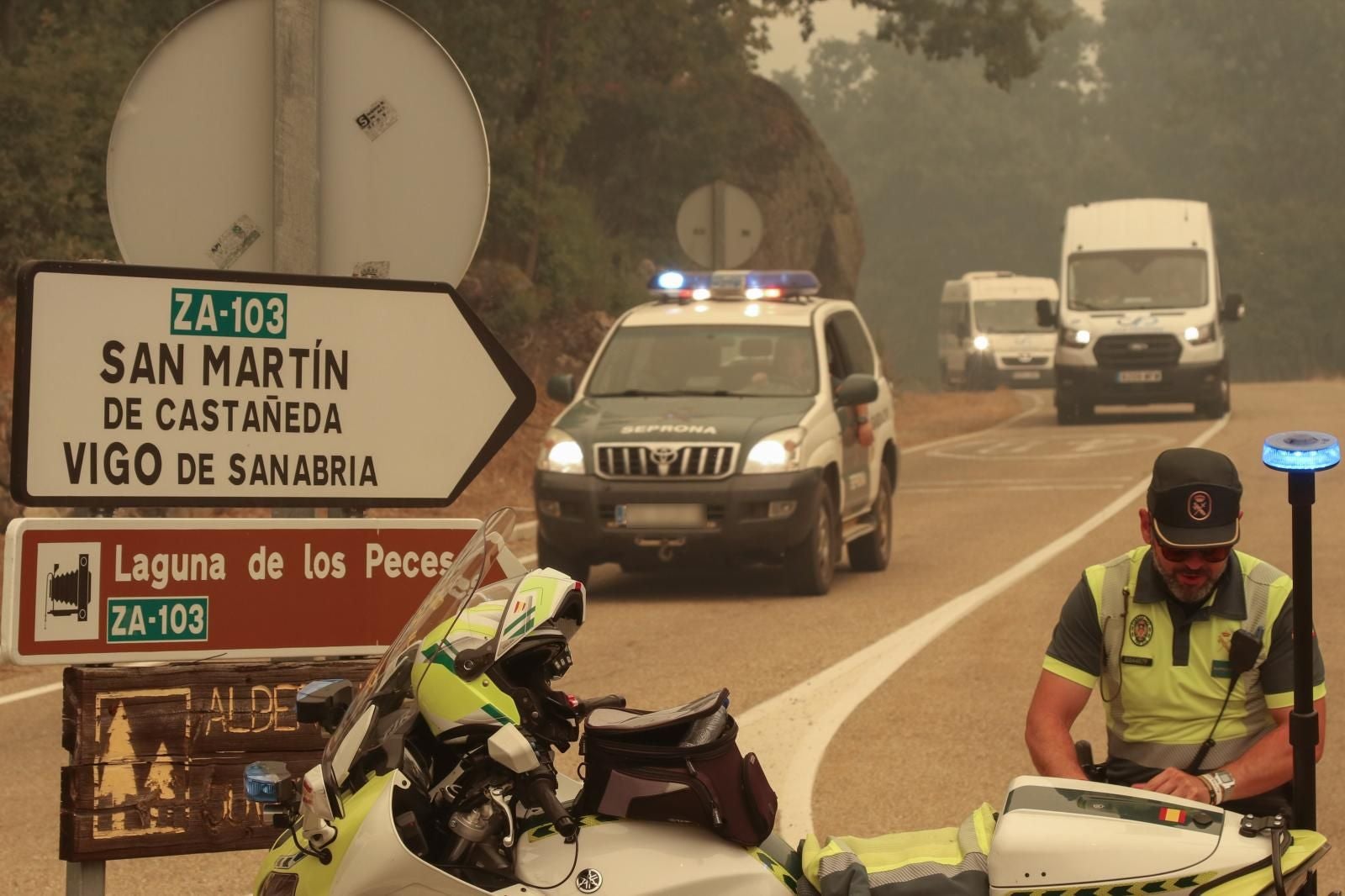 La Guardia Civil trabaja en la zona de Sanabria, donde hay varias localidades evacuadas