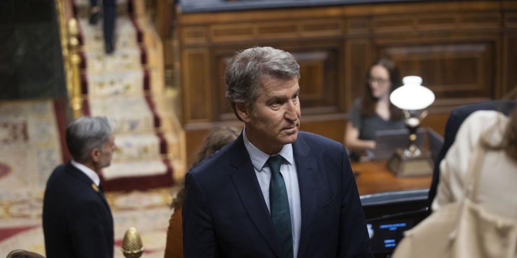 Feijóo afea a Montero su condición de candidata andaluza y ministra de Hacienda: «Es incompatible»