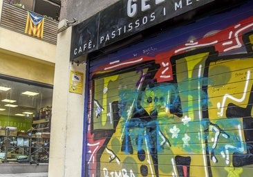 Vandalizan una heladería de Barcelona tras las denuncias por no atender en catalán
