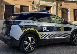 Multan a un hombre en Elda por vender cachorros de perro de la raza 'american stanford' en la calle