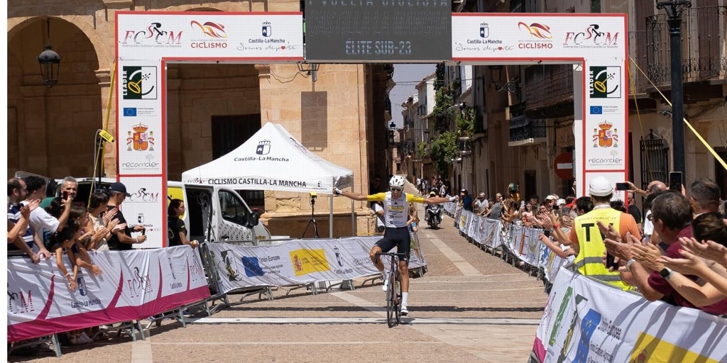 Miguel Moya es el primer líder de la Vuelta Ciclista a Castilla-La Mancha