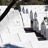 Denuncian «graves incumplimientos» de seguridad en el centro de inmigrantes de Las Raíces (Tenerife)