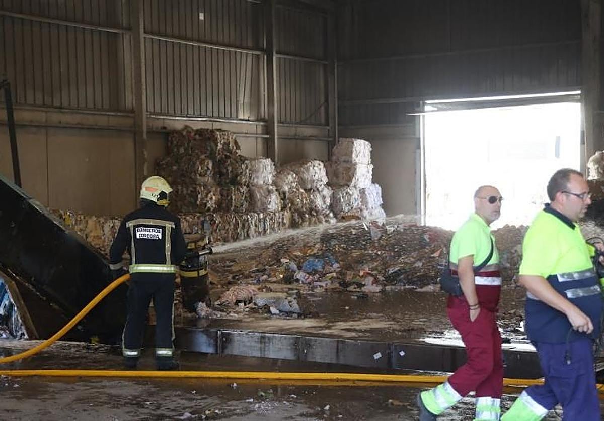 Imagen de archivo del incendio de una nave