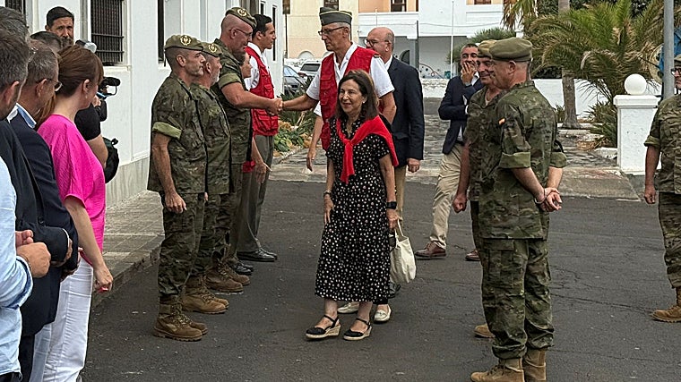 Robles insistirá en la petición de Canarias de usar el remanente para los afectados del volcán de La Palma
