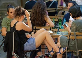 Va a un bar en San Sebastián, le cobran este suplemento y sentencia: «Solo falta ya...»