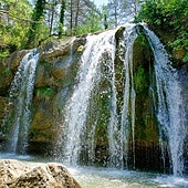 El pueblo de Cataluña con siete piscinas naturales e impresionantes cascadas a hora y media de Barcelona