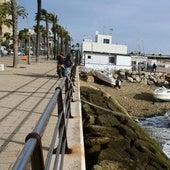 Un pescador muere tras caerle una piedra de grandes dimensiones en el espigón junto al Puente de la Constitución de Cádiz