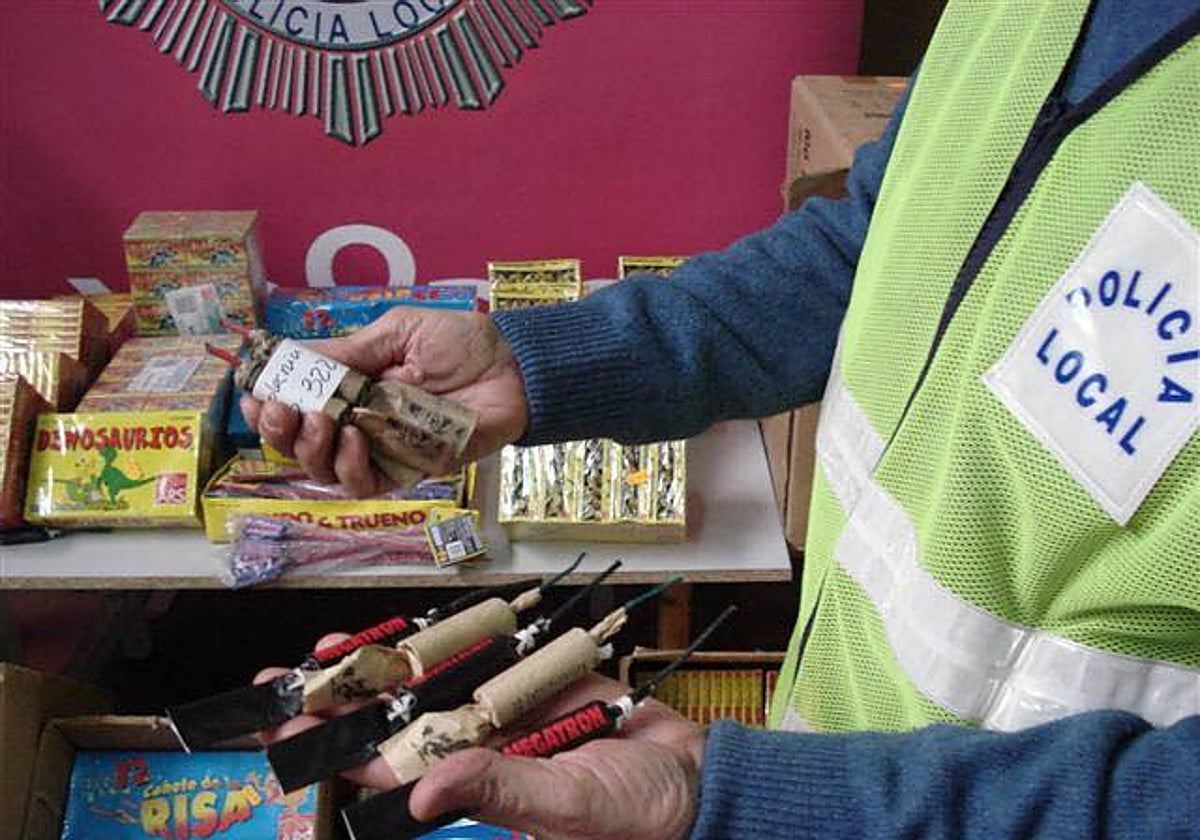 Las capitales andaluzas regulan el uso de cohetes, petardos y fuegos artificiales