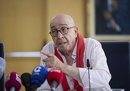 El alcalde de Noblejas suspende definitivamente su huelga de hambre para pedir un instituto en su municipio