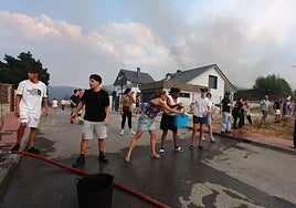 Los vecinos de Molinaseca (León) se movilizan contra el fuego