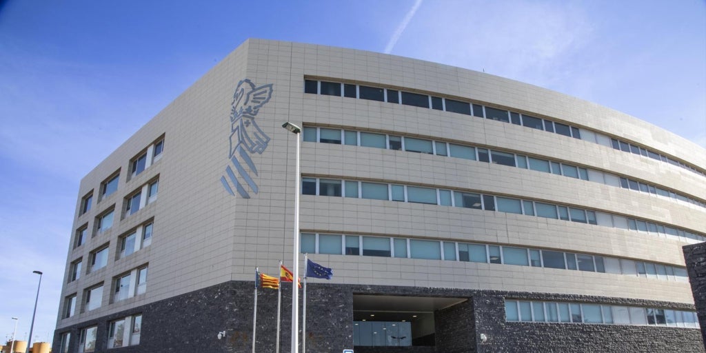 Un padre consigue dejar de pagar una pensión a su hija de 28 años que cobra más que él