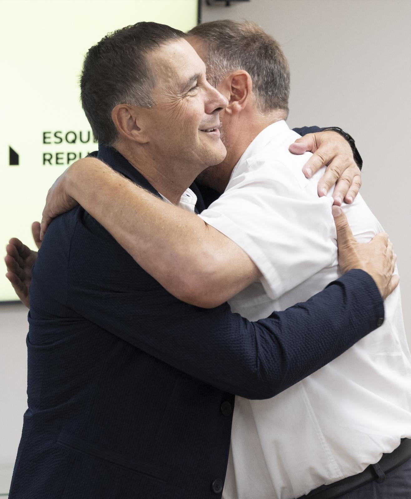 Arnaldo Otegi y Oriol Junqueras tras su reunión este lunes en la sede de EH Bildu en San Sebastián