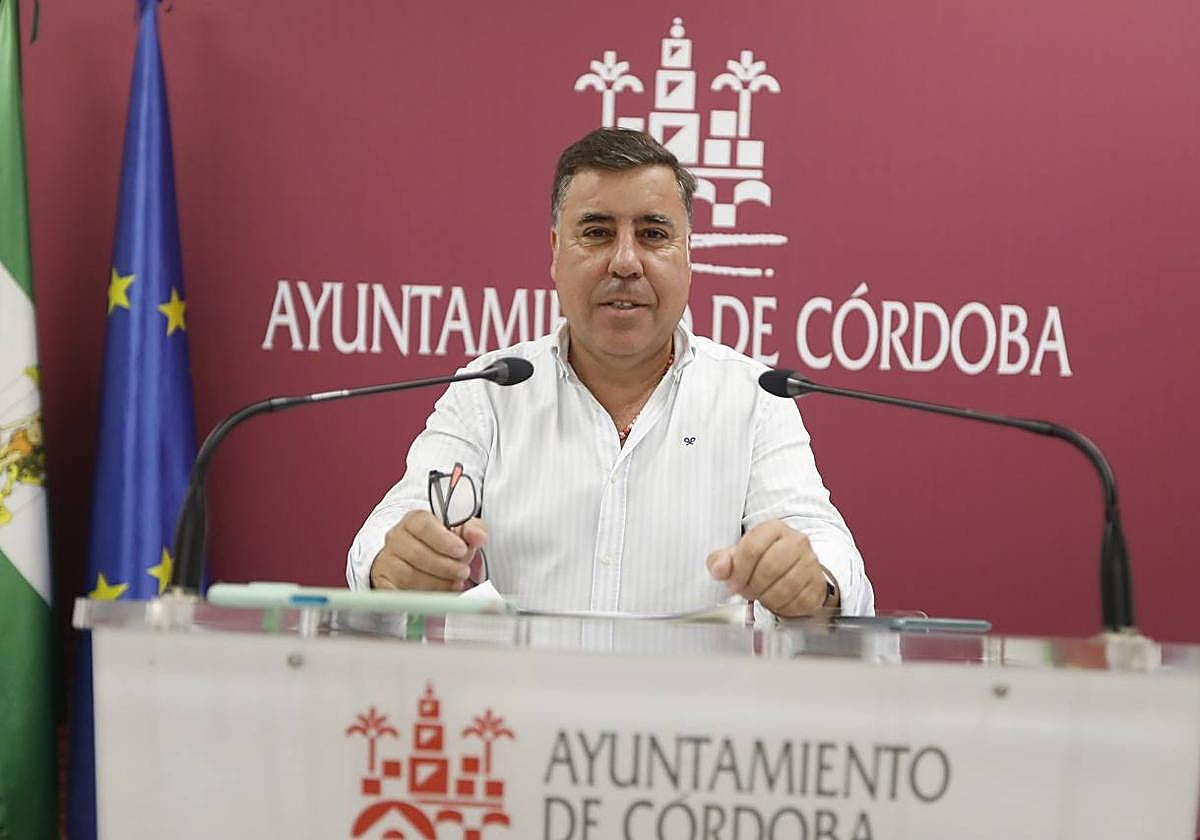 El edil de Infraestructuras, Miguel Ruiz Madruga, este lunes durante su comparecencia