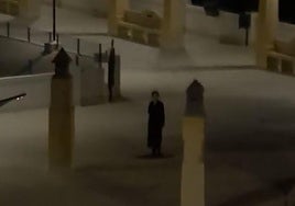 La extraña 'aparición' en Torremolinos que dejó sin dormir a dos jóvenes: «Hay una señora fuera mirando...»