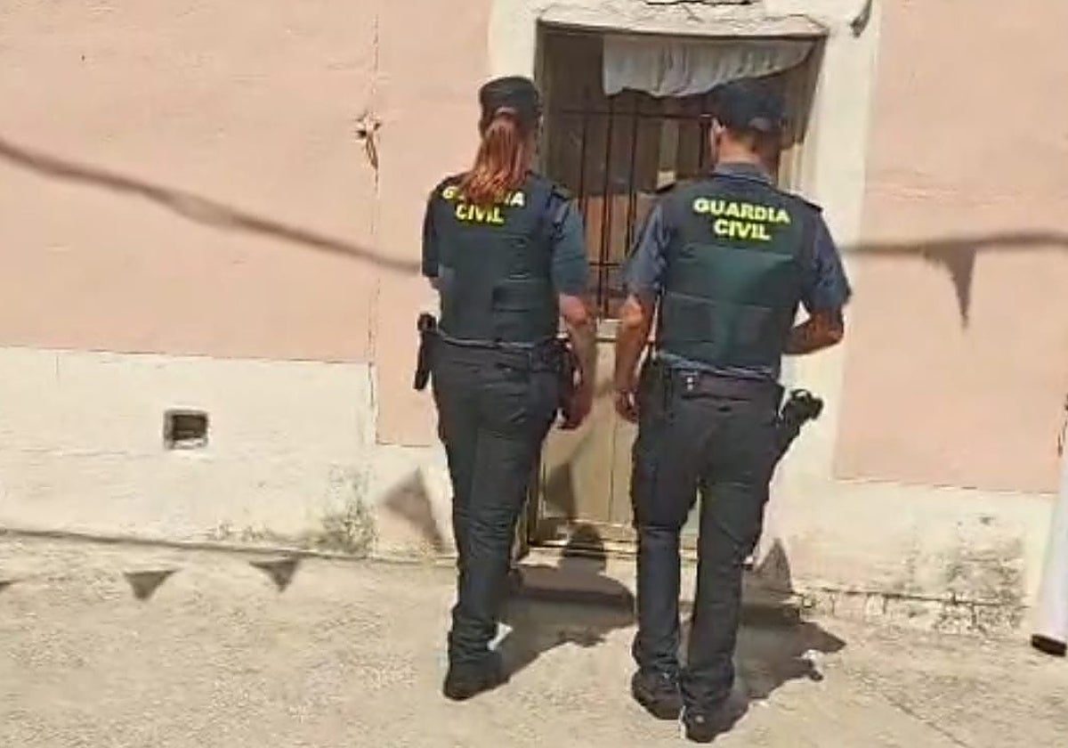 La Guardia Civil en el domicilio afectado