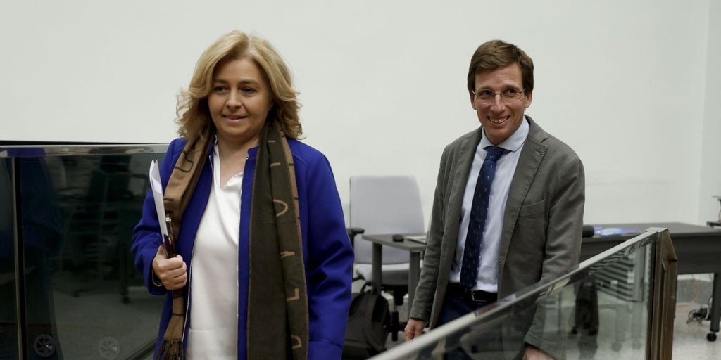 La alcaldesa en funciones de Madrid espera que Almeida siga de regidor «muchos años» porque la capital está en «un buen momento»