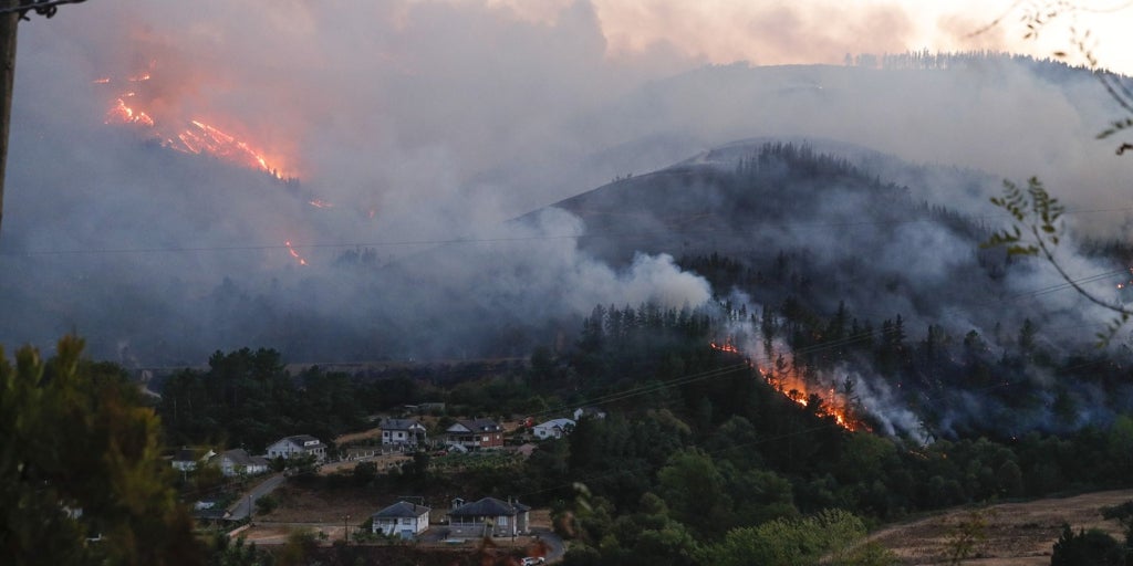 El incendio de Pobra do Brollón (Lugo) ya calcina 600 hectáreas