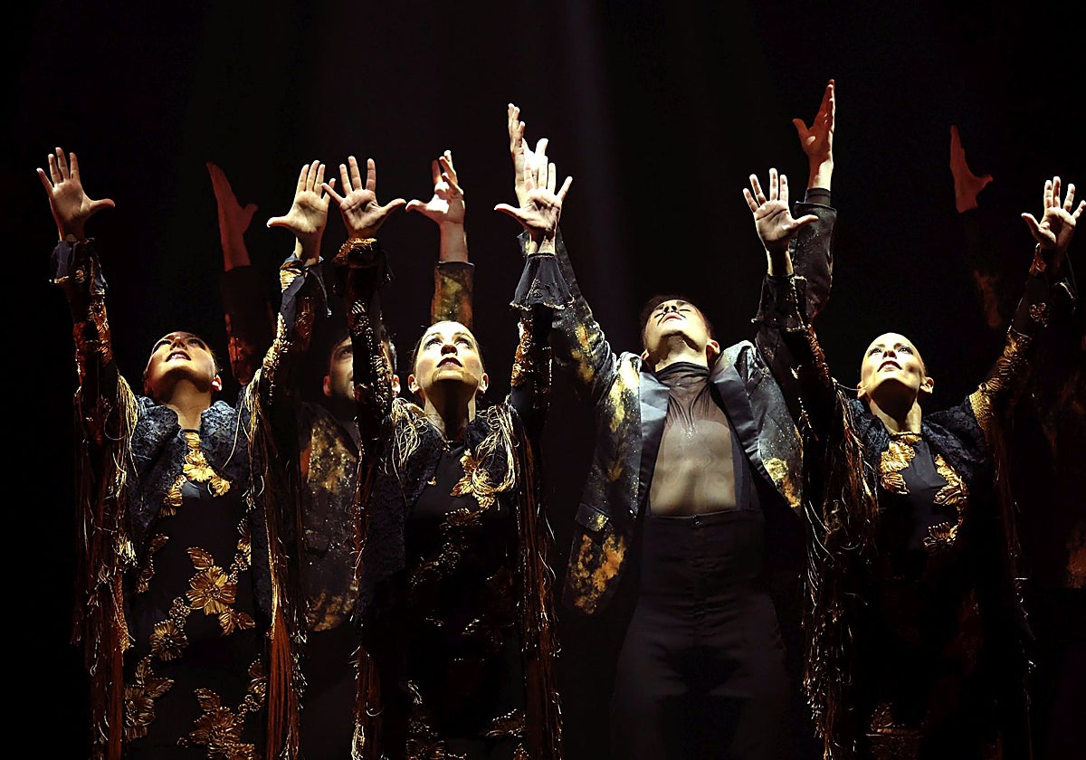 Las actrices y bailarinas de Arvine Danza, en su espectáculo Arraigo