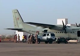 Un avión militar mauritano aterriza en un aeródromo sin control policial en Soria