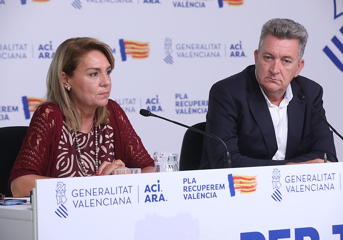 La vicepresidenta primera y consellera portavoz, Susana Camarero, y el conseller de Medio Ambiente, Infraestructuras y Territorio, Vicente Martínez Mus