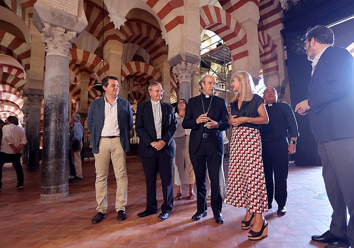 La consejera de Cultura, este martes en su visita a la Mezquita-Catedral