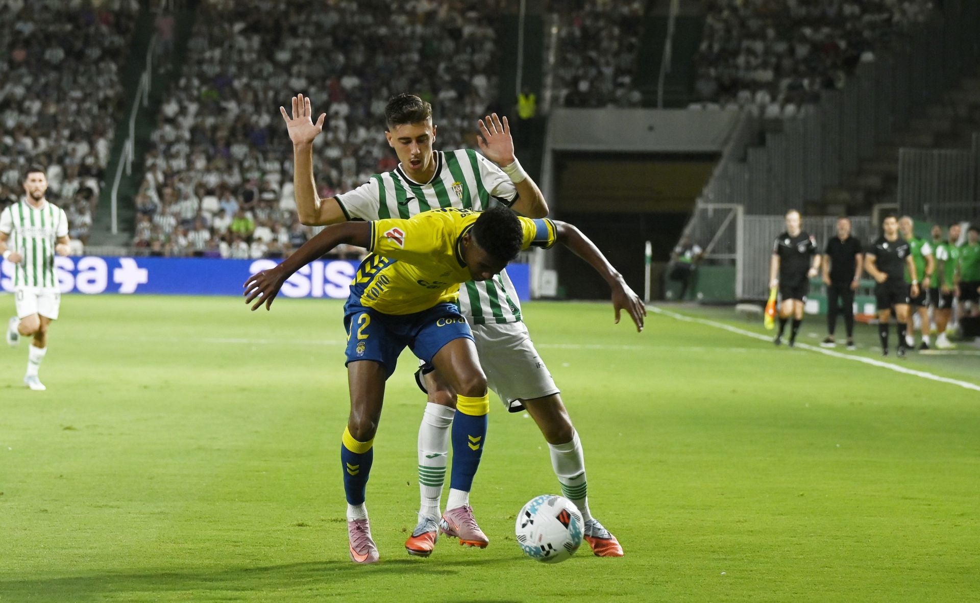 La dolorosa derrota del Córdoba ante Las Palmas, en imágenes