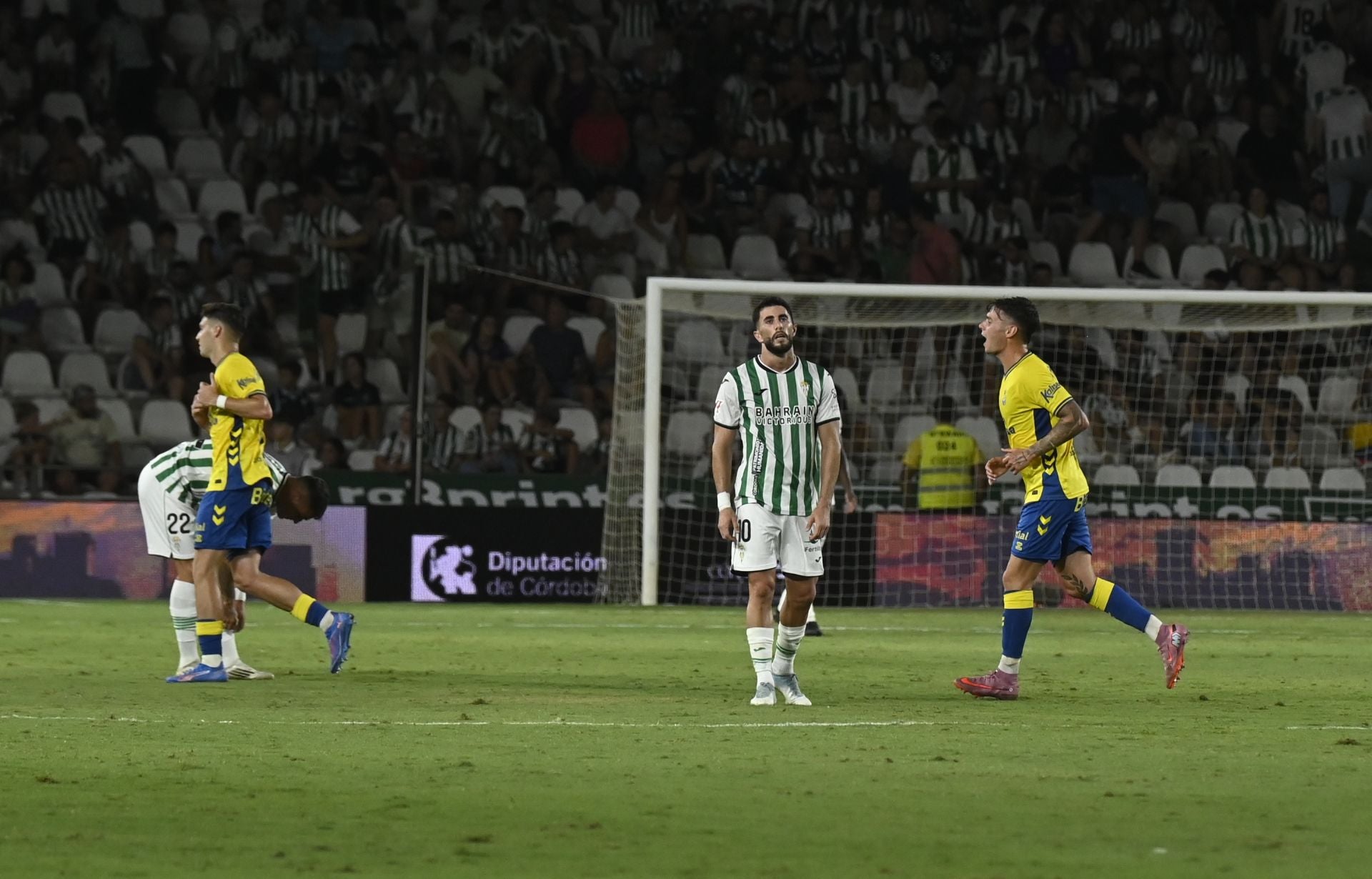 La dolorosa derrota del Córdoba ante Las Palmas, en imágenes