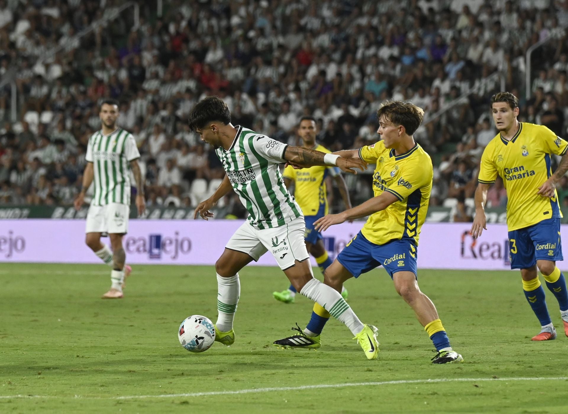 La dolorosa derrota del Córdoba ante Las Palmas, en imágenes