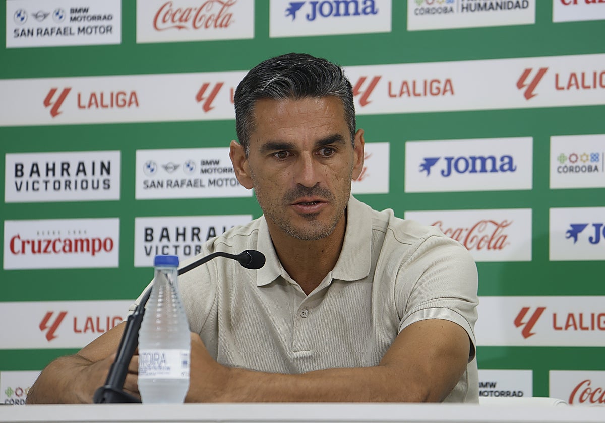 Juanito, director deportivo del Córdoba CF, en una rueda de prensa