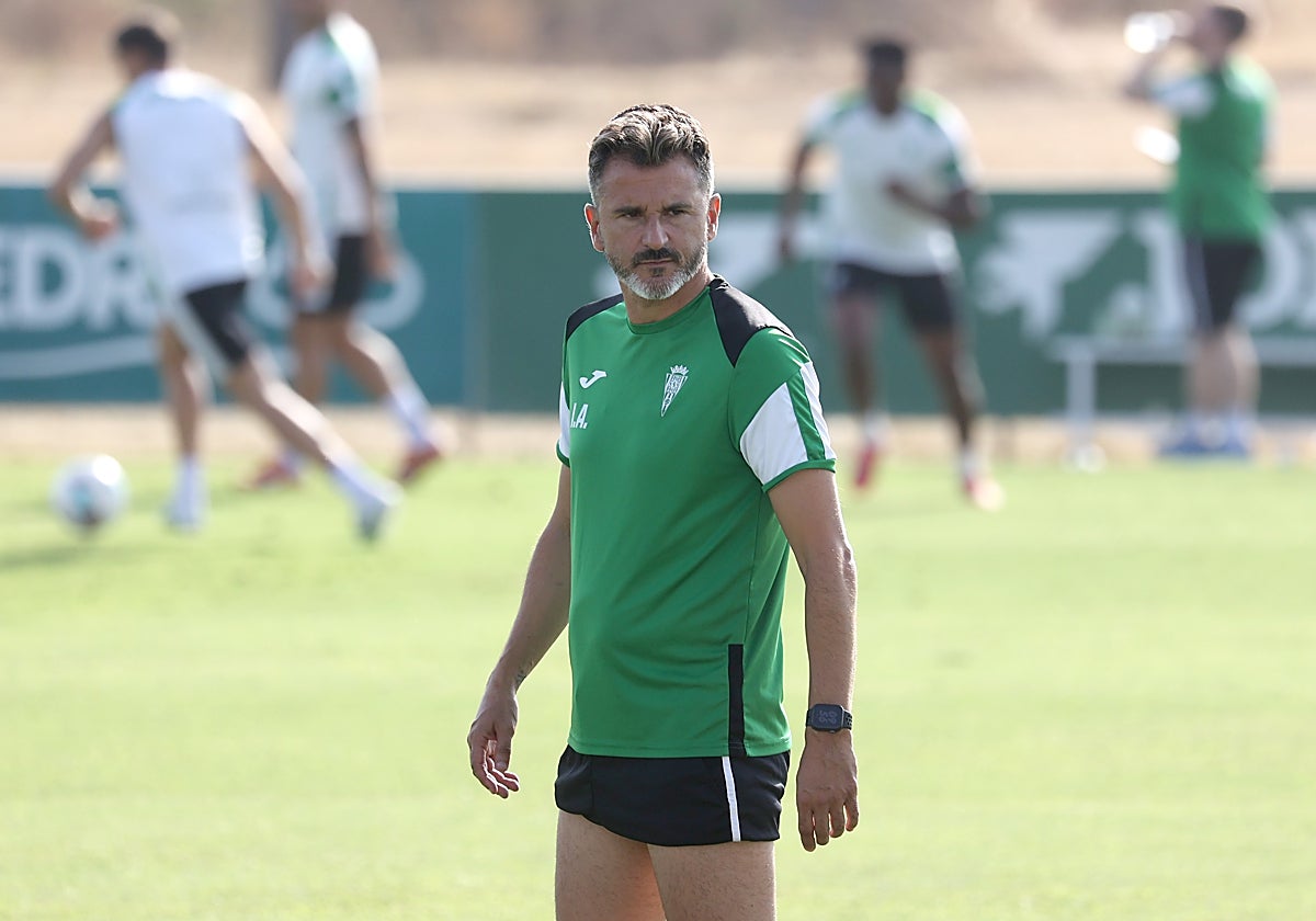 Iván Ania durante un entrenamiento del Córdoba CF