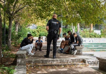 Hablan los menas: «Menos mal que ya voy a un piso; vivir en un centro es terrible»