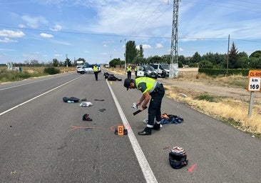 Un hombre muere y una mujer sale herida en el choque entre dos motos y una ambulancia