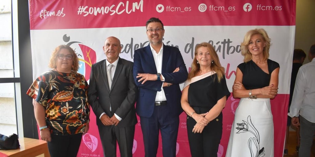 El Gobierno regional trabaja en un nuevo formato de liga regional masculina de fútbol y la puesta en marcha de una competición femenina autonómica en esta disciplina